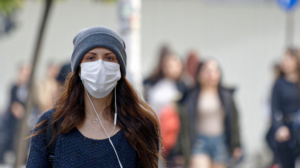 Florida se acerca al récord diario de contagios de COVID-19 con 26.811 casos