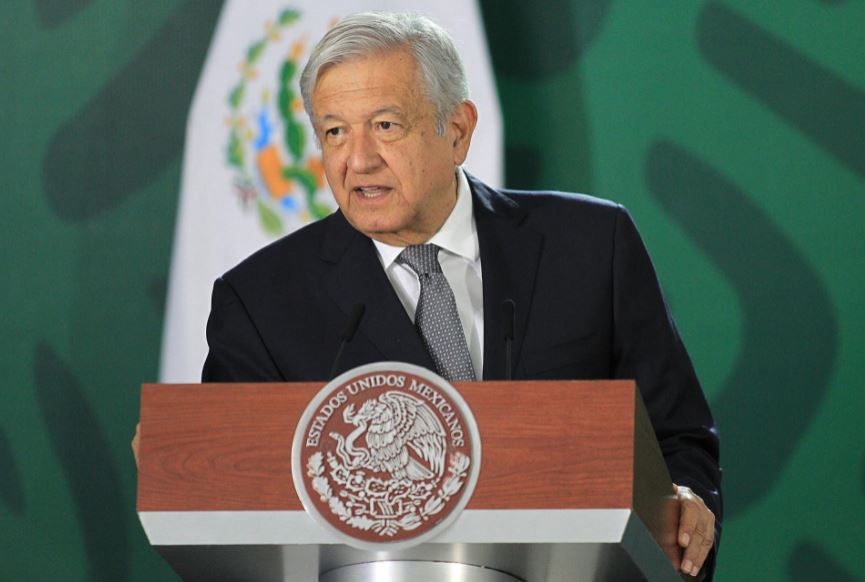La oposición acusa al Supremo de "favorecer" a López Obrador en consulta