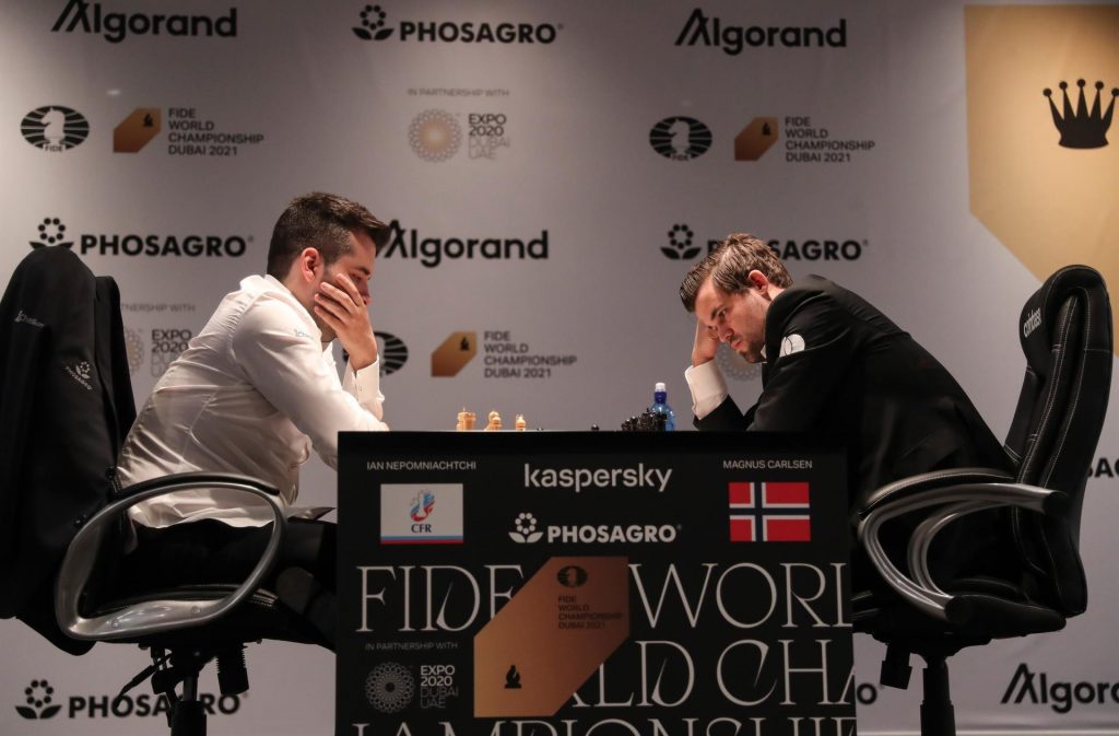 Un Nepo sin cola de cabello comete error garrafal y Magnus sentencia el campeonato