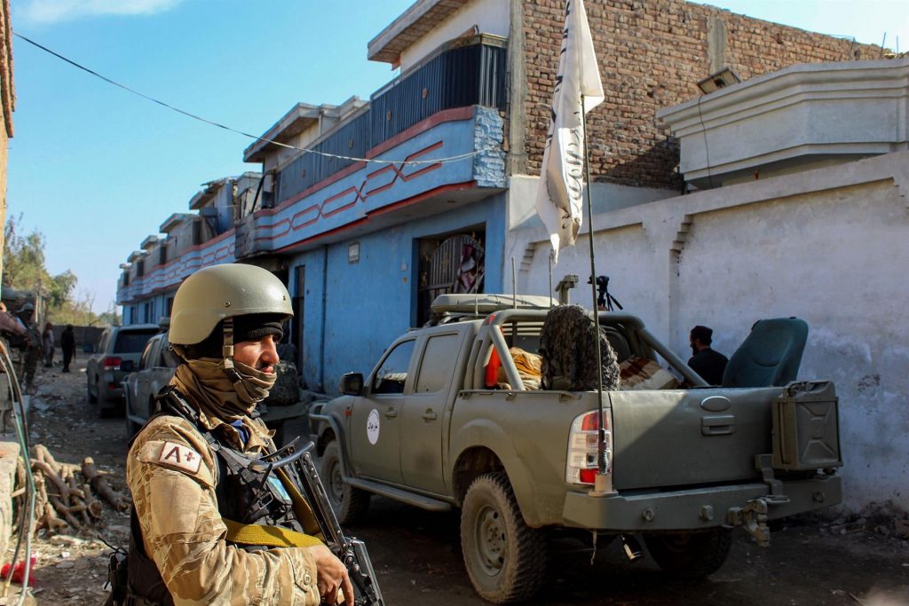 Afganistán e Irán intercambian disparos en su frontera por un “malentendido”