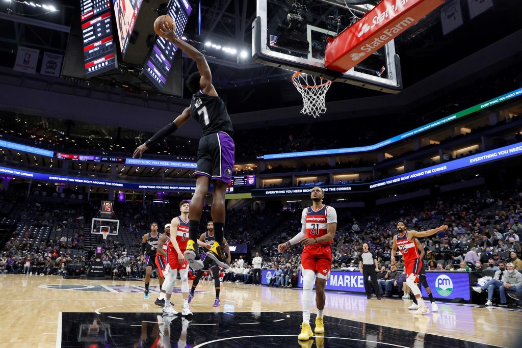 Tropiezos de los Bucks y Lakers mientras que los Warriors siguen ganando