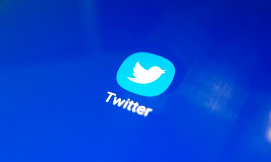 Twitter anuncia cambios en su cúpula tras llegada de nuevo consejero delegado
