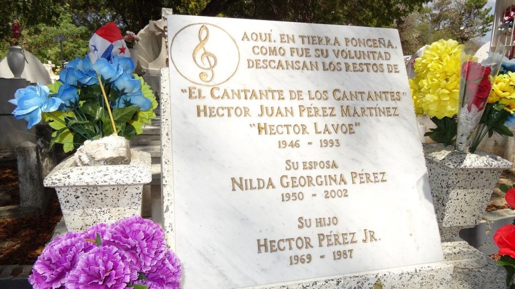 Dañan la tumba del salsero Héctor Lavoe en Puerto Rico