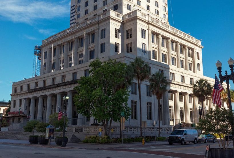 Se atrasa el inicio del juicio contra Saab en EEUU