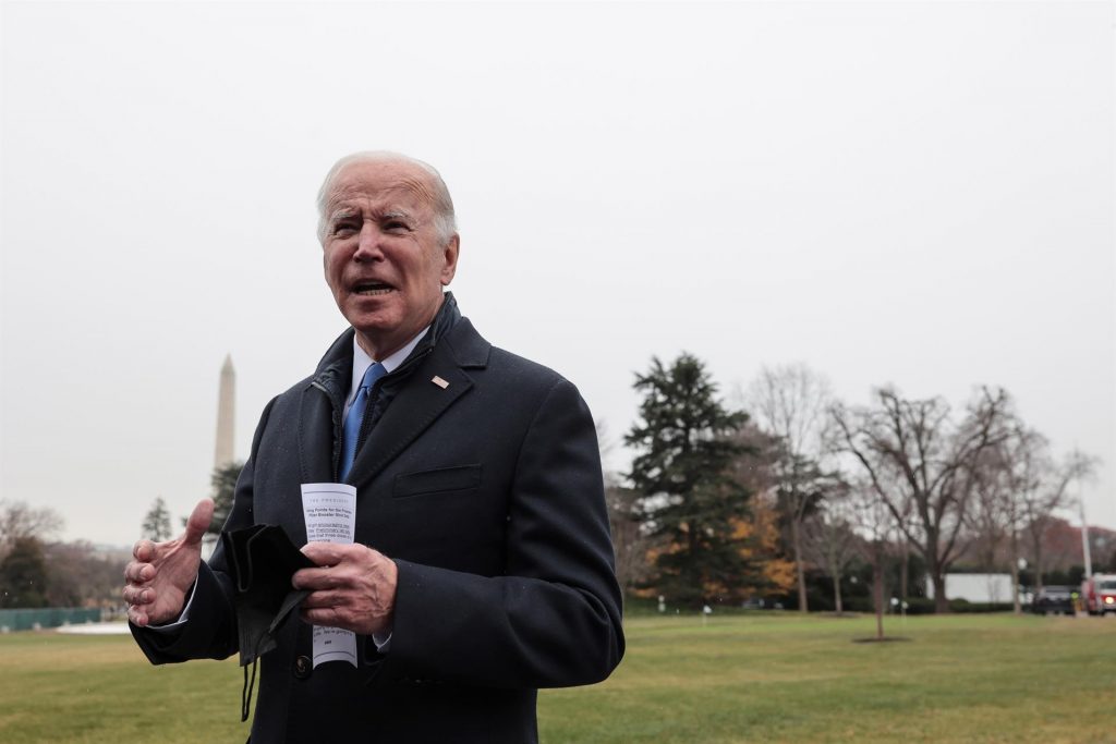 Biden anuncia plan para reducir las emisiones del Gobierno federal