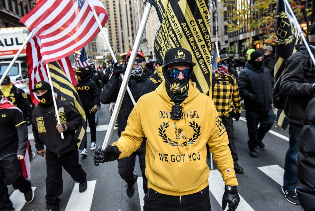 Rechazado derecho a Primera Enmienda de líderes de Proud Boys por asalto al Capitolio