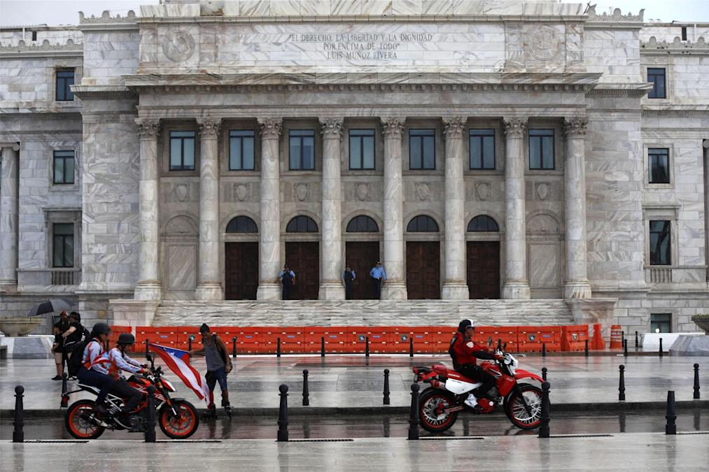 Cámara Baja de Puerto Rico invita a a proponer enmiendas a la Constitución