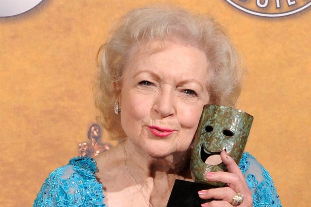 Celebridades de Hollywood lamentan la muerte de Betty White