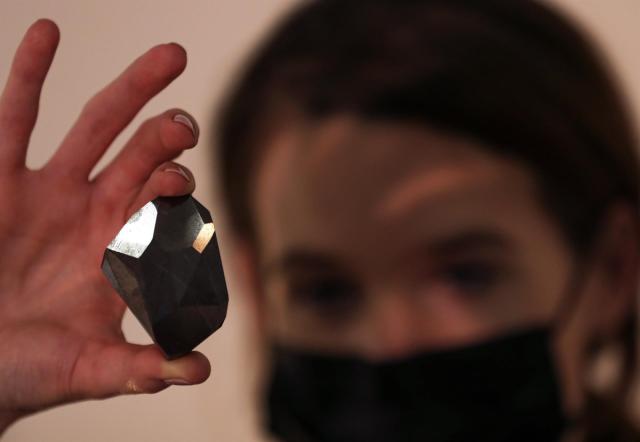 Diamante negro de 555 quilates, la nueva subasta de Sotheby's
