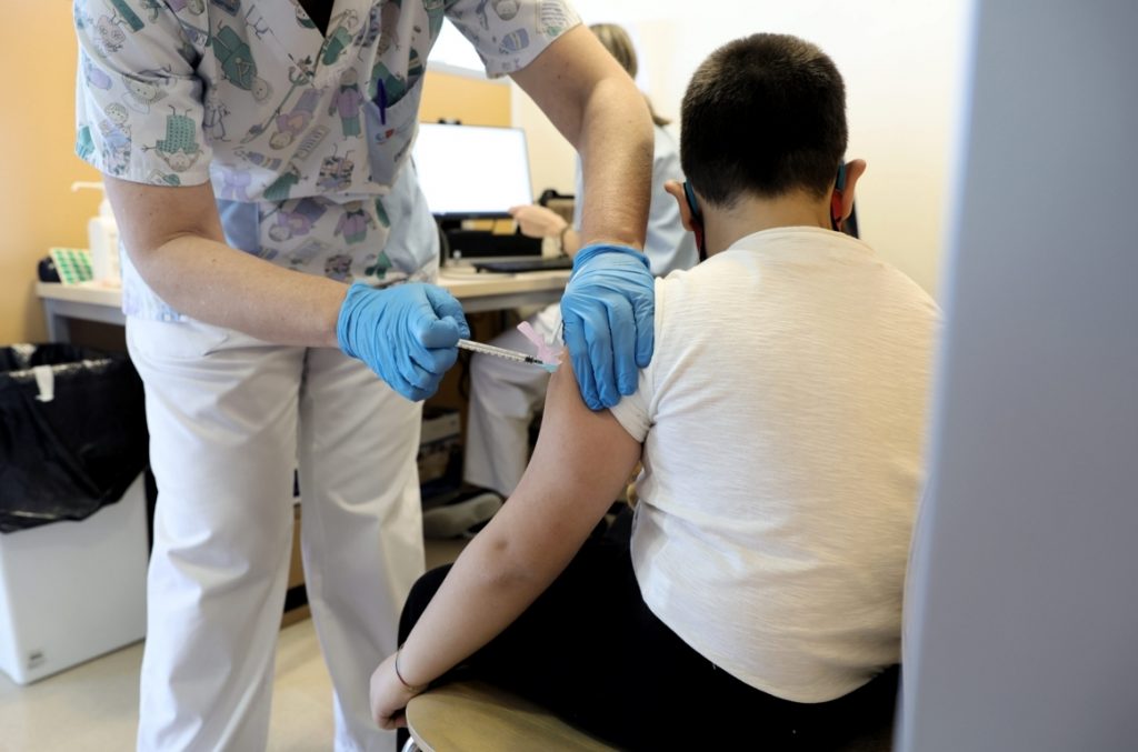 ¿Qué tan duradera es la protección de las vacunas contra la COVID-19?