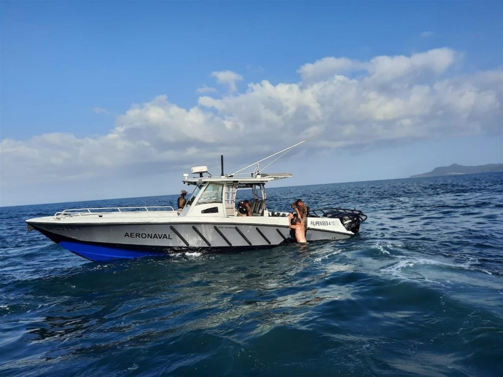 Rescatados 3 de los 5 ocupantes de avioneta que cayó al mar en Panamá
