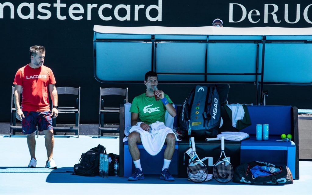 Djokovic a punto de ser detenido en Australia tras nueva cancelación de visado