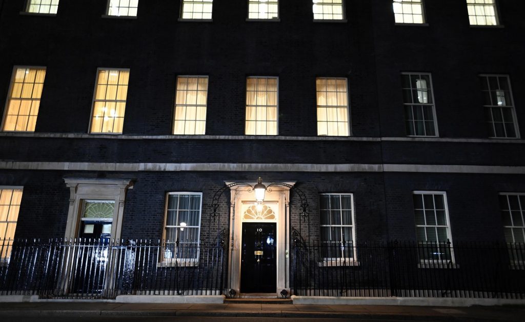 Intervención de la Policía podría retrasar informe sobre fiestas en Downing Street