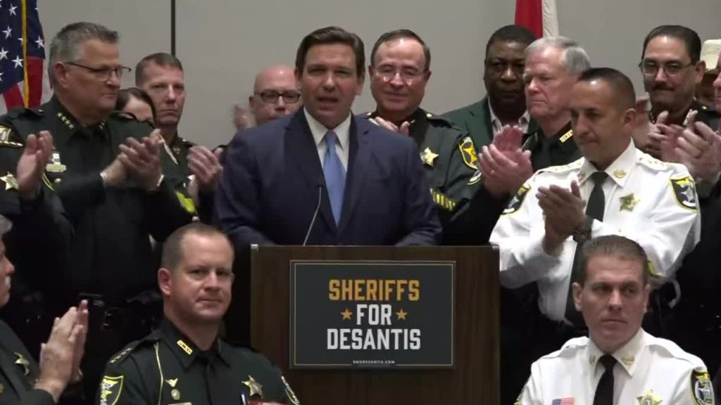 Decenas de sheriffs de Florida muestran su respaldo a reelección de DeSantis