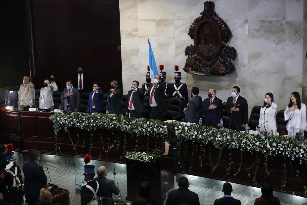 Crisis en Honduras se agudiza tras instalación del Parlamento con dos directivas