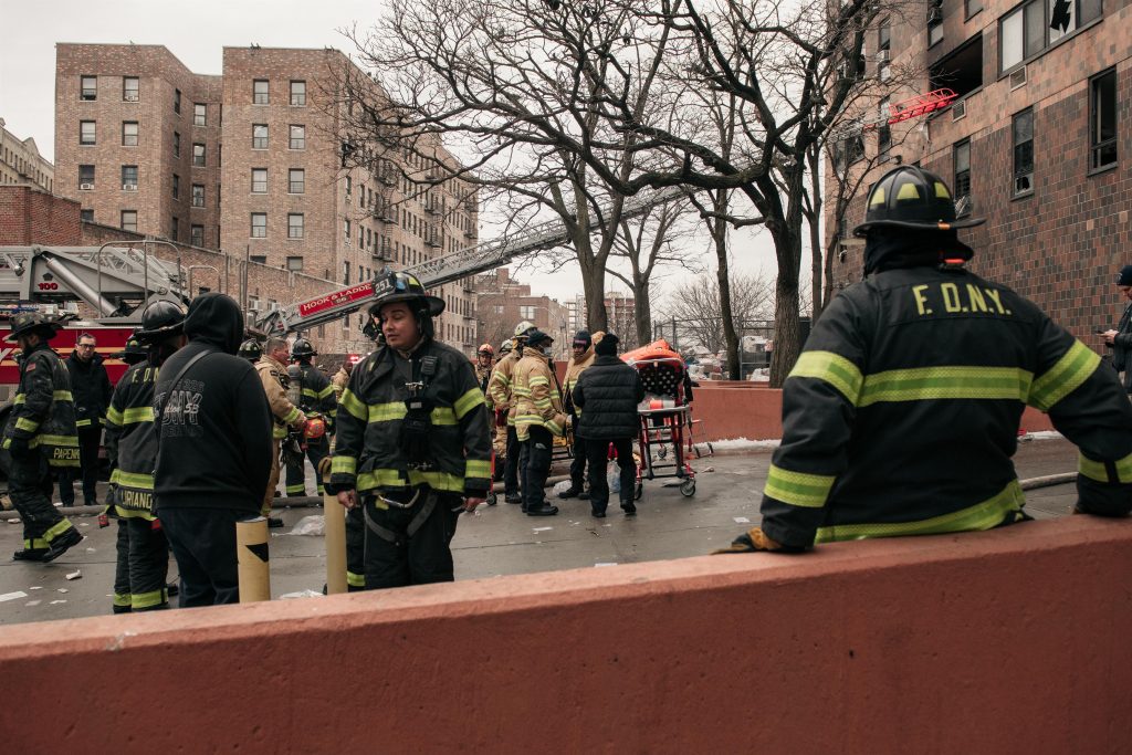 Incendio en edificio del Bronx de Nueva York deja al menos 19 muertos