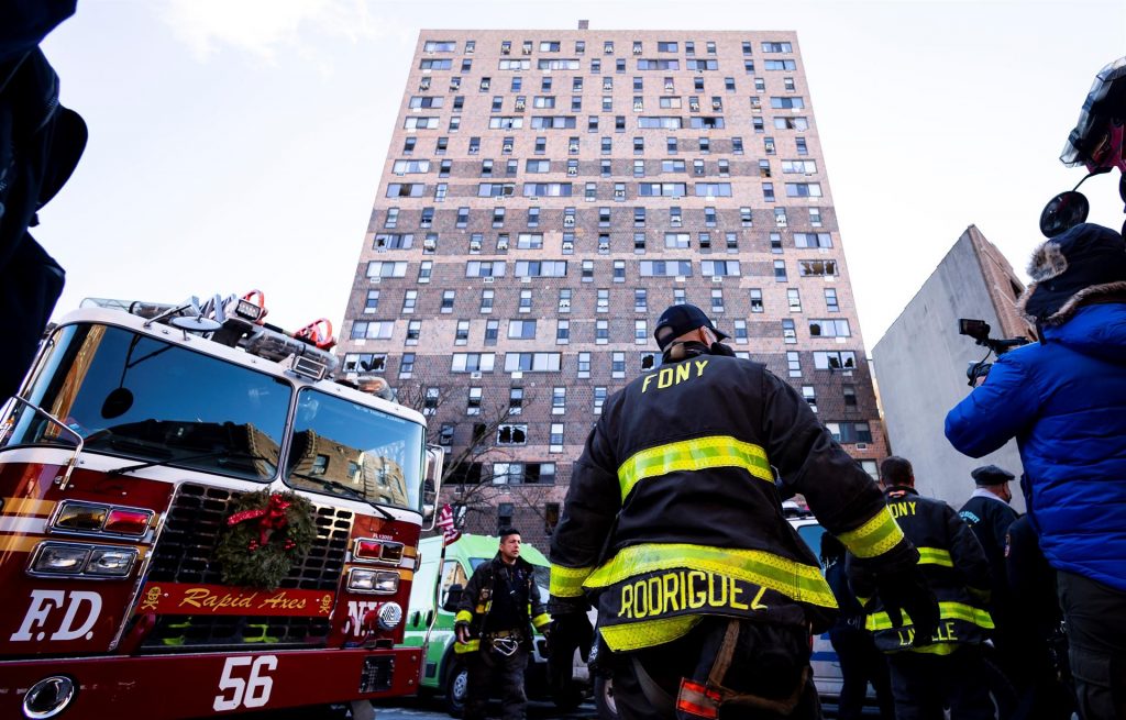 Indemnización por mil millones de dólares piden supervivientes en incendio del Bronx