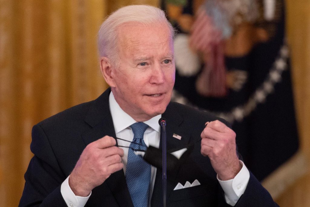 Biden retira su mandato de vacunación para empresas tras revés en el Supremo
