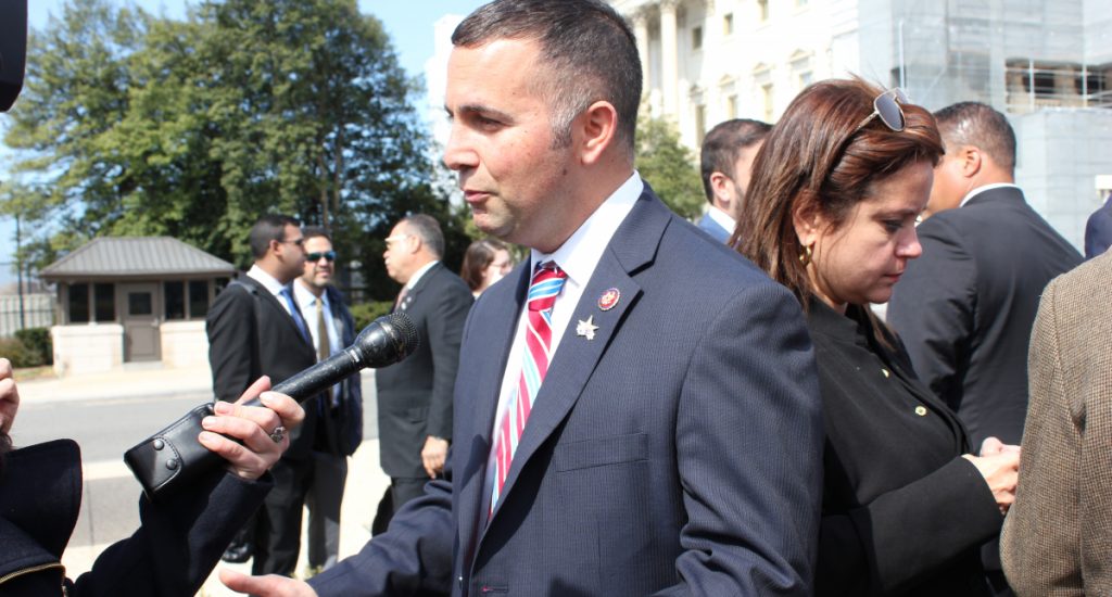 Congresistas condenan manifestaciones de grupos neonazis en Florida