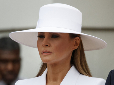 Melania Trump subastará artículos personales por unos 250 mil dólares
