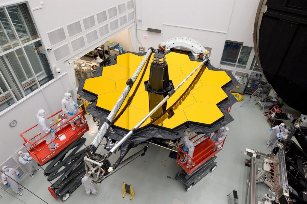 Inició desdoble del espejo principal del Telescopio Webb en el espacio