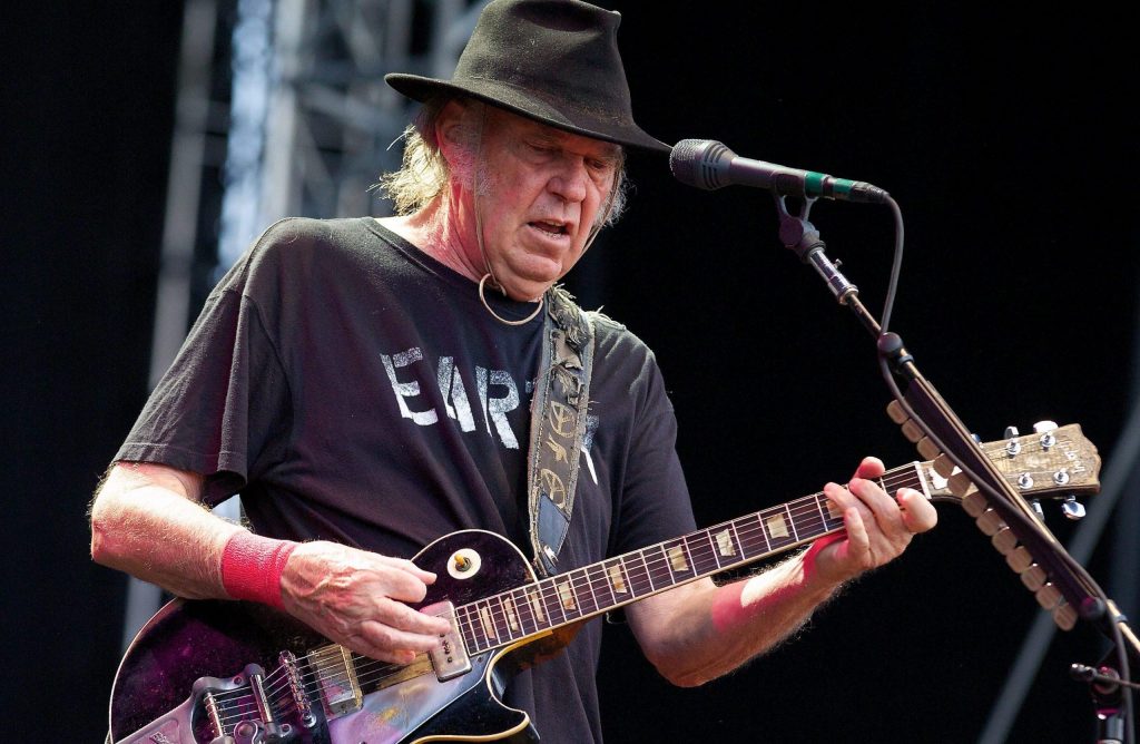 Reproducciones de canciones de Neil Young suben 26% en Deezer en 3 días