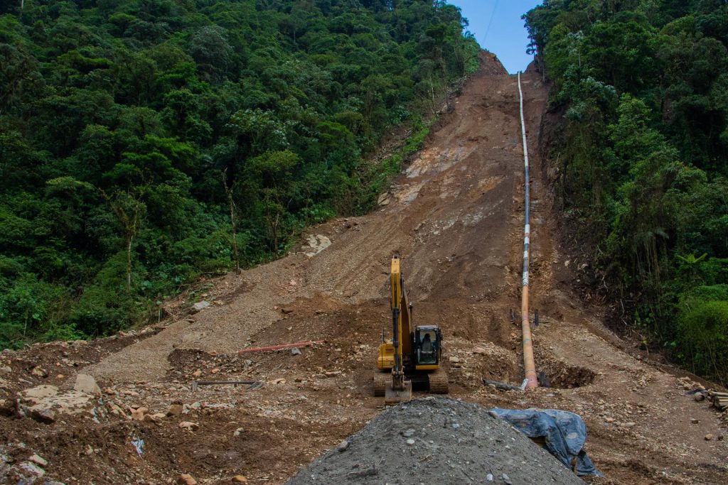 Rotura de oleoducto en Ecuador genera vertido de petróleo en zona amazónica