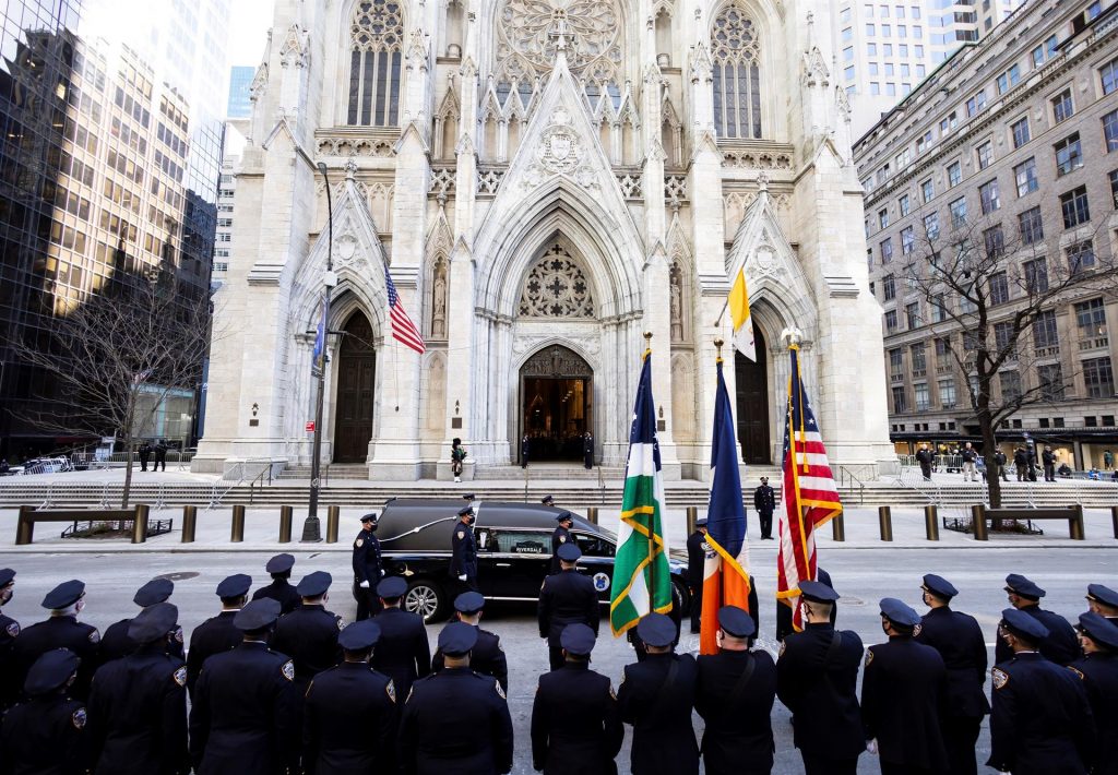 Policías despiden en Nueva York a colega dominicano muerto en tiroteo