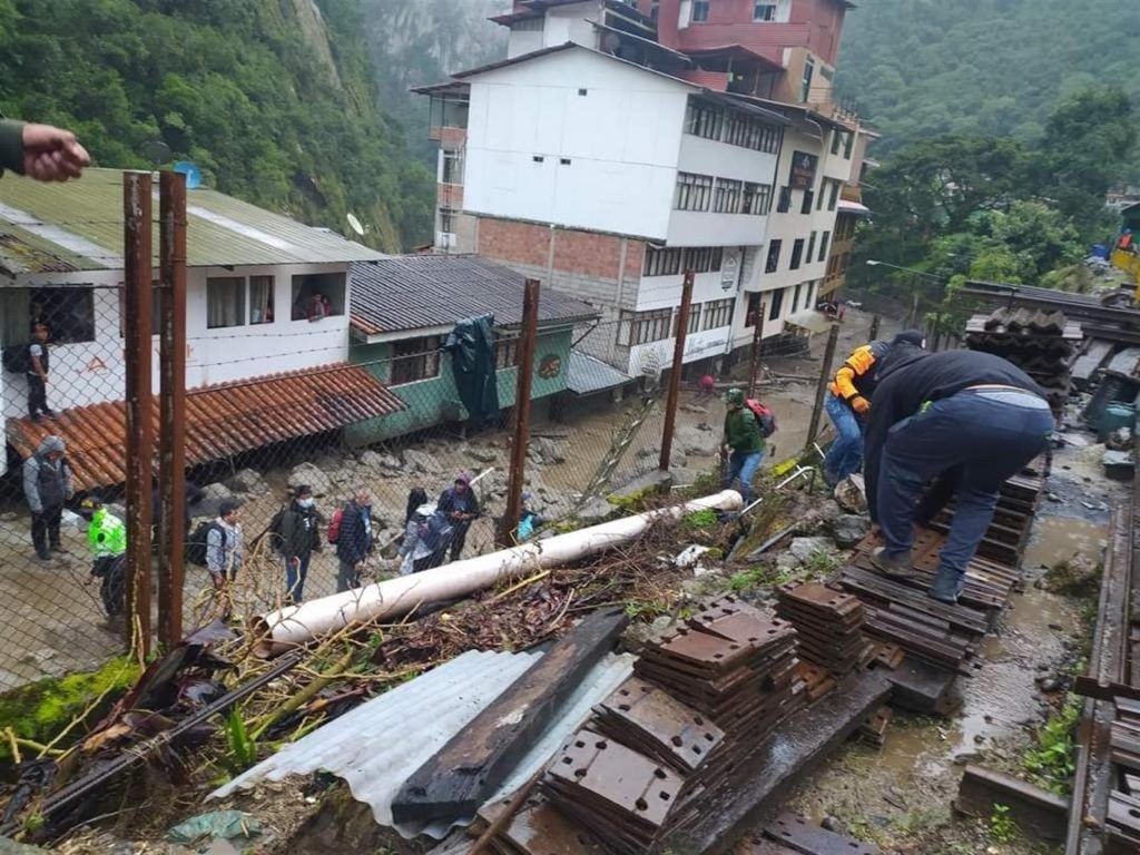 Más de 500 personas evacuadas tras inundación en el pueblo de Machu Picchu
