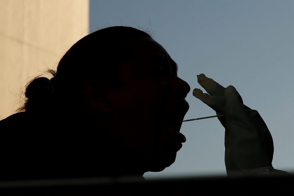 Una red falsificaba pases COVID y PCR a famosos y delincuentes en España