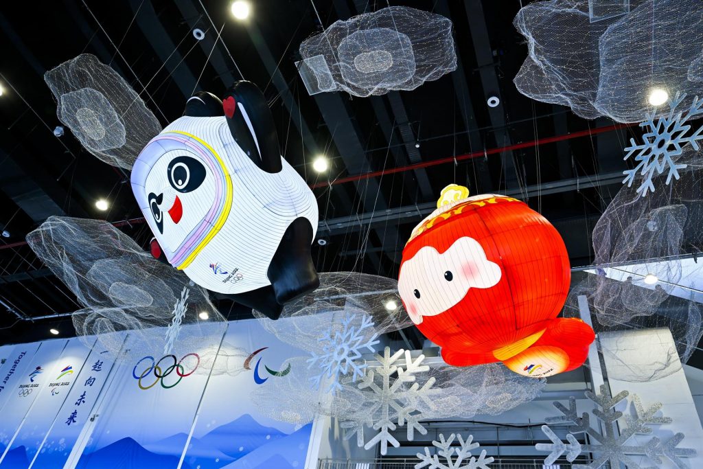 Ni la tabla ni el esquí, el rey de los JJOO es un codiciado panda de hielo