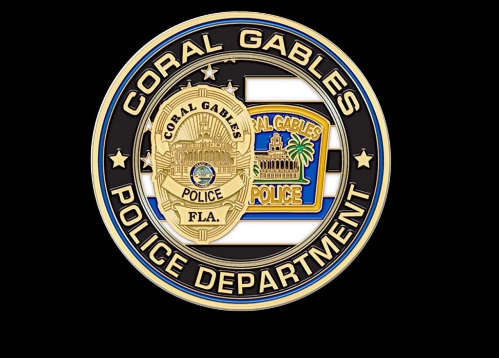 Un policía es detenido por golpear e intentar estrangular a su novia en Miami