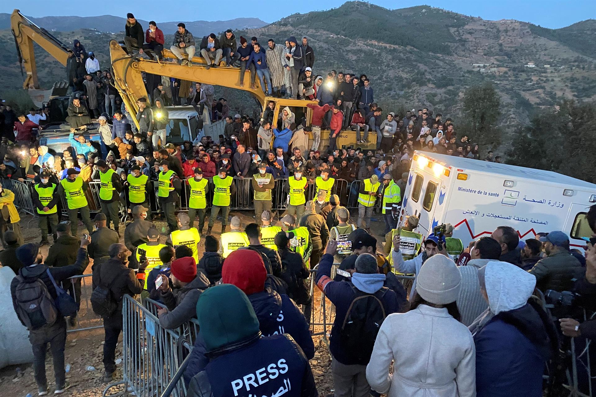 Recuperan sin vida al pequeño Rayan tras 5 días atrapado en un pozo en Marruecos