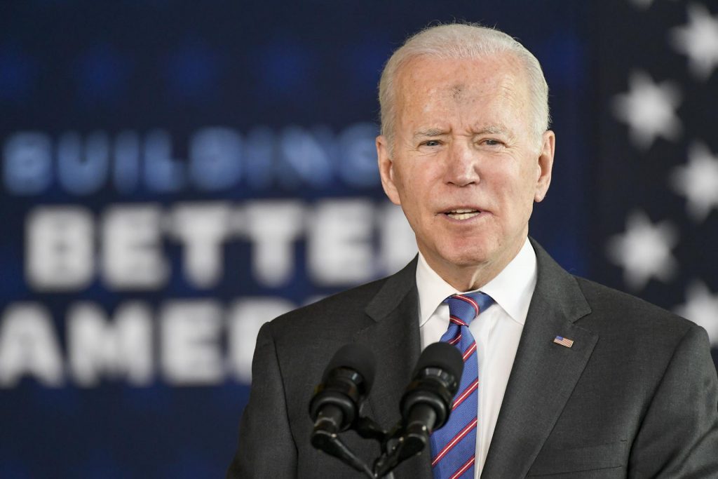 Grupos migratorios critican que Biden sonó a Trump y le urgen ser "incisivo"