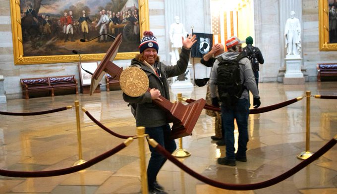 Irá a prisión por asalto al Capitolio de EEUU pero antes organizará una fiesta