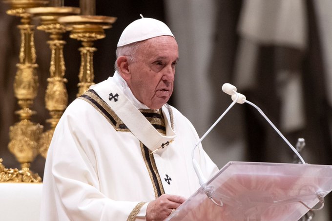El papa relevó a un obispo de Puerto Rico por criticar la vacunación obligatoria