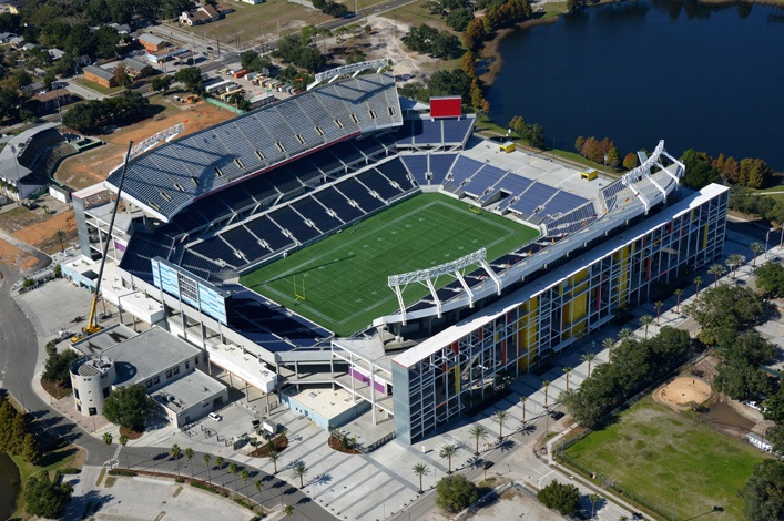 Tiroteo dejó una persona muerta en el estadio Camping World de Orlando