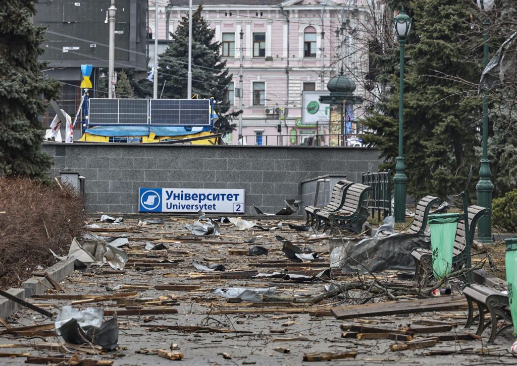 Nuevo bombardeo ruso en Járkov eleva el toque de queda