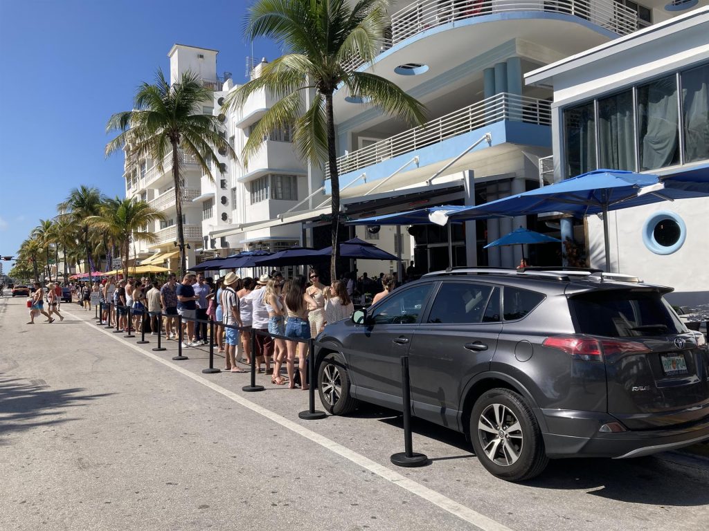 Tres personas fueron heridas de bala por un tiroteo en Miami Beach