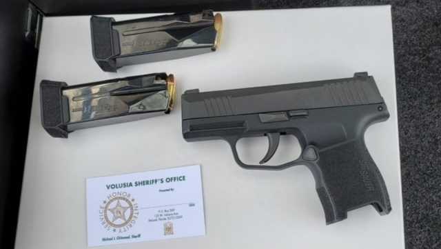 Estudiante de Volusia fue colocado en custodia por llevar una pistola cargada al colegio