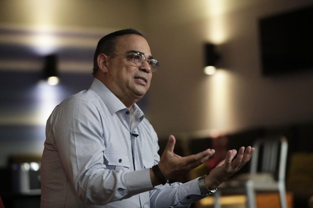 Gilberto Santa Rosa se siente aterrado con la guerra entre Ucrania y Rusia