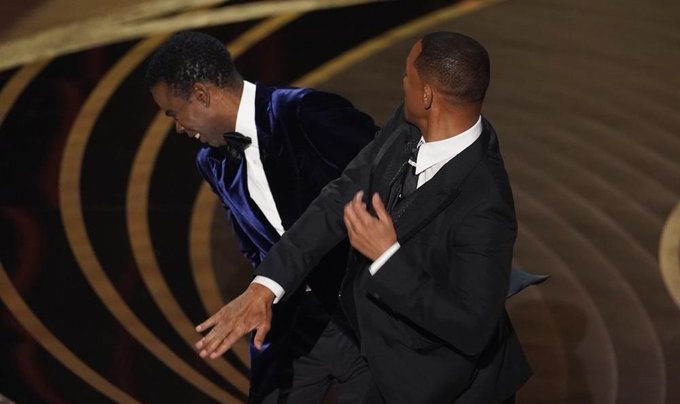 Las redes reaccionan a la bofetada de Will Smith a Chris Rock por bromear sobre alopecia de Jada Pinkett
