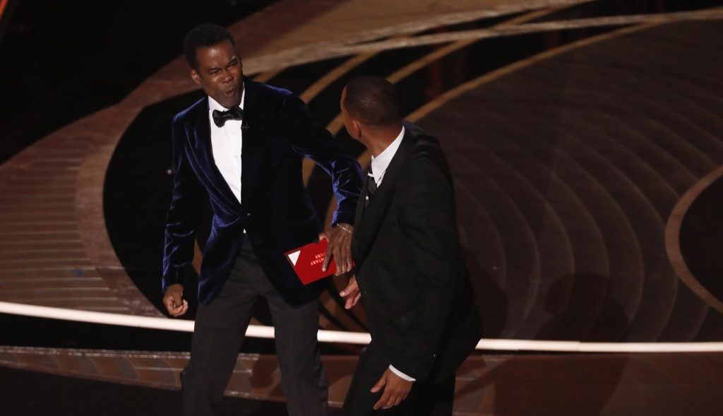 La Academia condena la bofetada de Will Smith a Chris Rock y estudiarán acciones