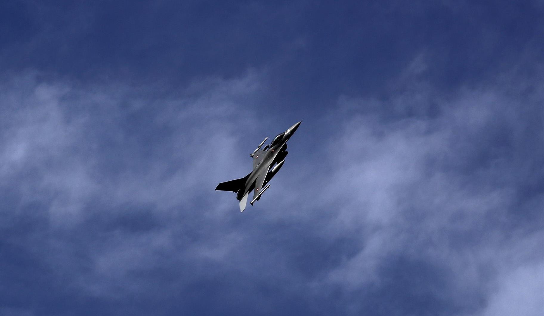 Avión de combate de EEUU con 4 tripulantes se estrella durante maniobras de la OTAN en Noruega