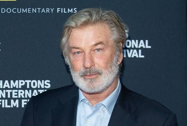 Baldwin pide arbitraje legal e intentar evitar responsabilidad financiera por muerte de Hutchins