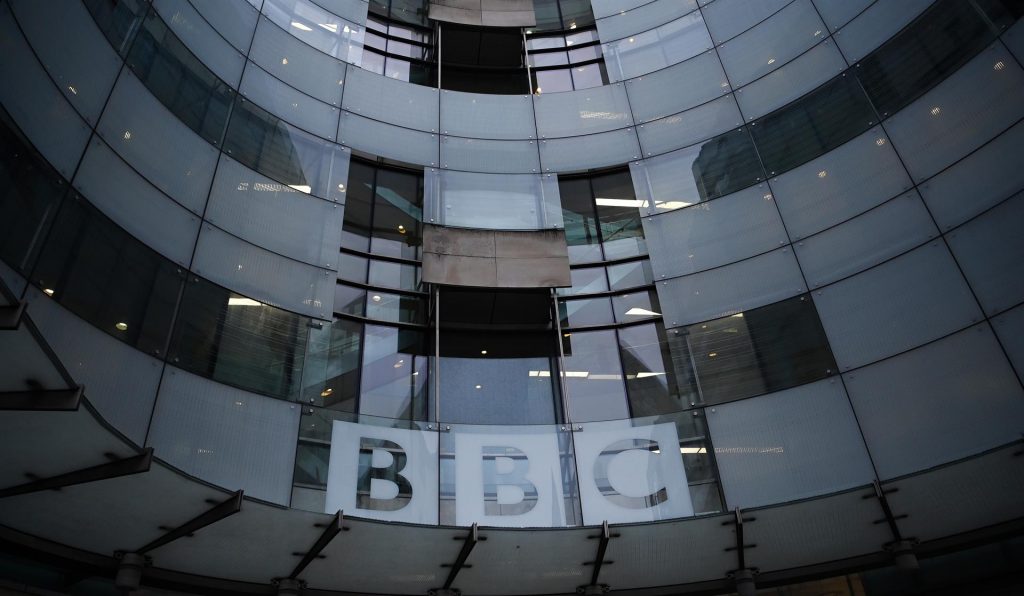 La CNN, Bloomberg y BBC interrumpen operaciones en Rusia