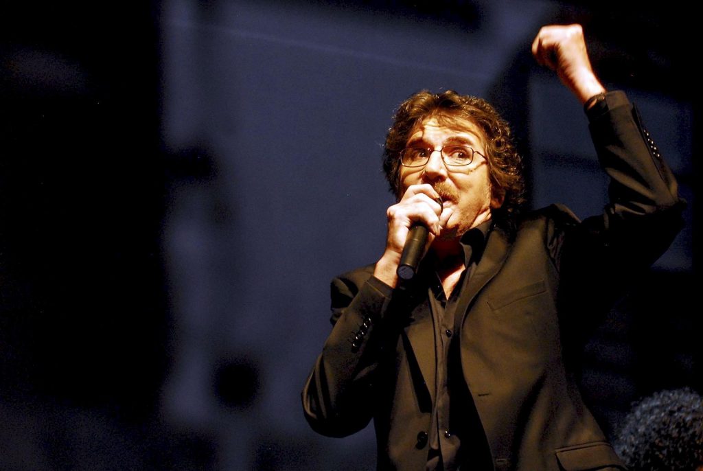 Charly García sufrió un accidente doméstico y su pronóstico es "reservado"