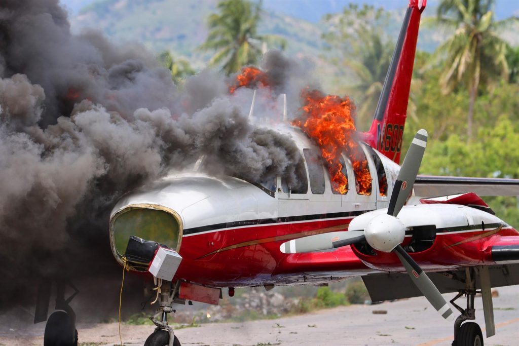 Un muerto y un avión quemado durante protestas en Haití