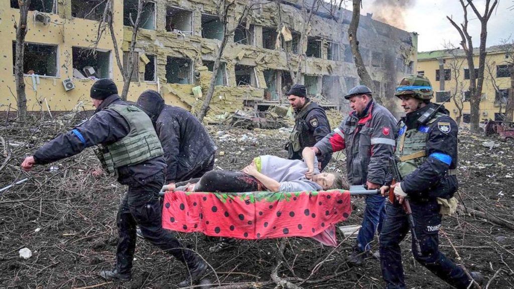 El Kremlin pedirá información al Ejército sobre el ataque al hospital de Mariúpol