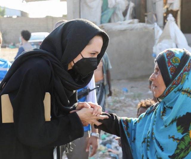 Angelina Jolie visita el Yemen en apoyo a la paz y a millones de desplazados